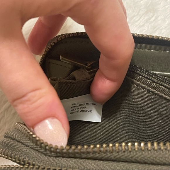 Olive Green 🫒 Leather Wallet - Picture 5 of 6